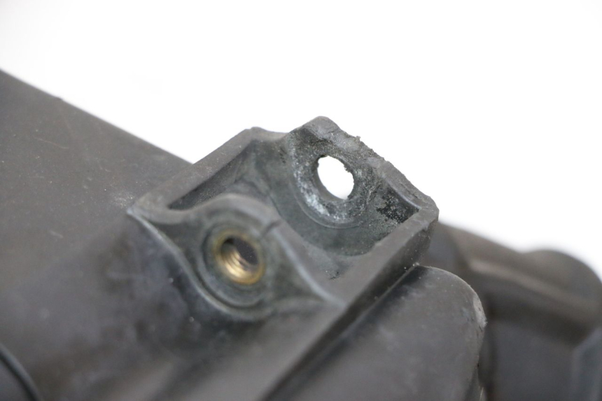 photo de BOITE A AIR PIAGGIO XEVO - X EVO 125 (2007 - 2017) - Gros plan technique