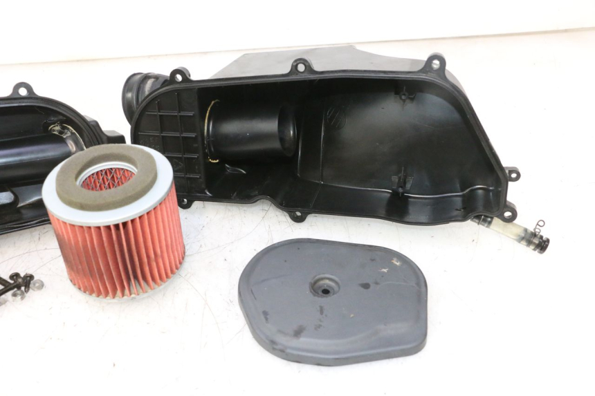 photo de BOITE A AIR YAMAHA YP MAJESTY 125 (2002 - 2006) - Autre angle de vue
