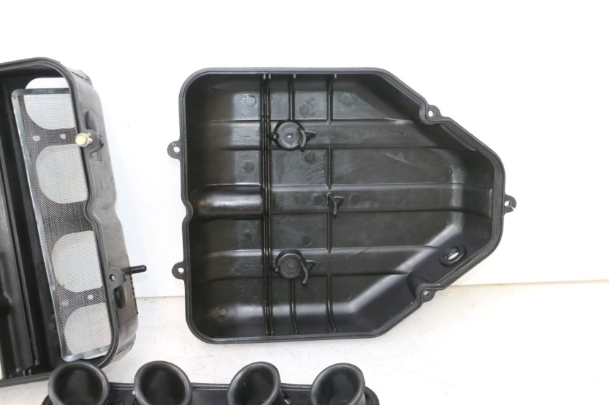 photo de BOITE A AIR KAWASAKI ZZR 600 (1995 - 2004) - Gros plan technique