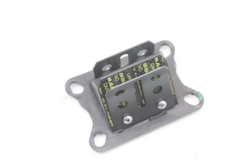 photo de BOITE A CLAPETS APRILIA RS 50 (1999 - 2005) - Gros plan technique