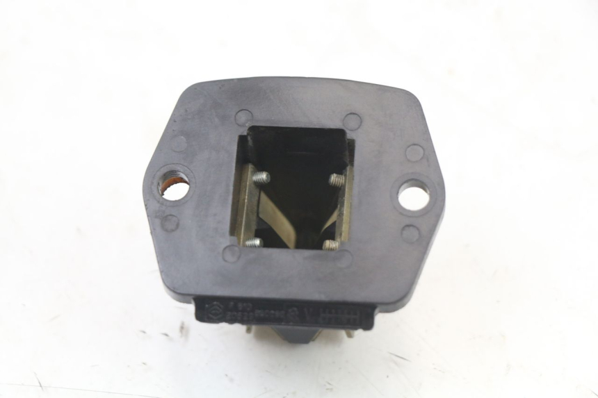 photo de BOITE A CLAPETS APRILIA SR MOTARD 50 (2012 - 2018) - Gros plan technique