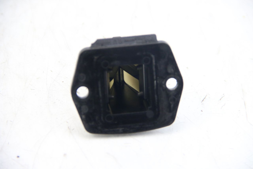 photo de BOITE A CLAPETS PIAGGIO FLY 2T 50 (2004 - 2017) - Autre angle de vue