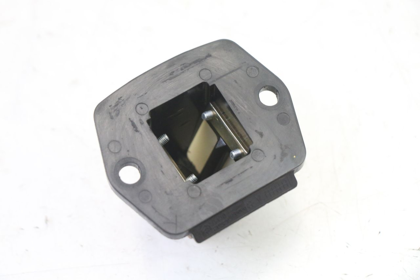 photo de BOITE A CLAPETS PIAGGIO NEW TYPHOON 50 (2018 - 2021) - Gros plan technique