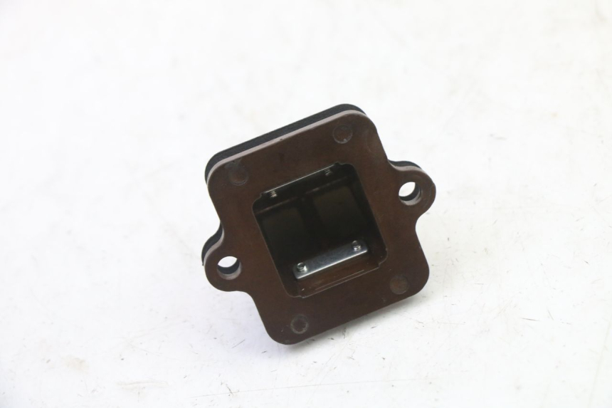 photo de BOITE A CLAPETS PEUGEOT STREETZONE I NAKED 2T 50 (2018 - 2020) - Gros plan technique