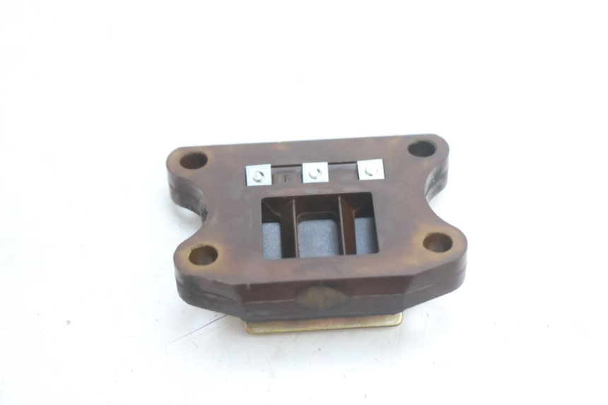 photo de BOITE A CLAPETS PEUGEOT TREKKER 50 (1995 - 2004) - Autre angle de vue