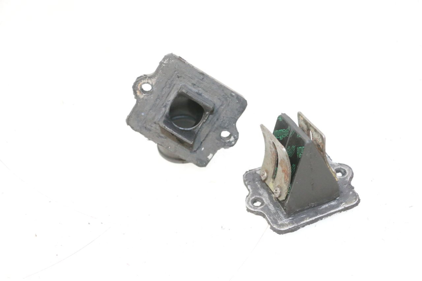 photo de BOITE A CLAPETS PIAGGIO TYPHOON 50 (1993 - 1999) - Points de fixation
