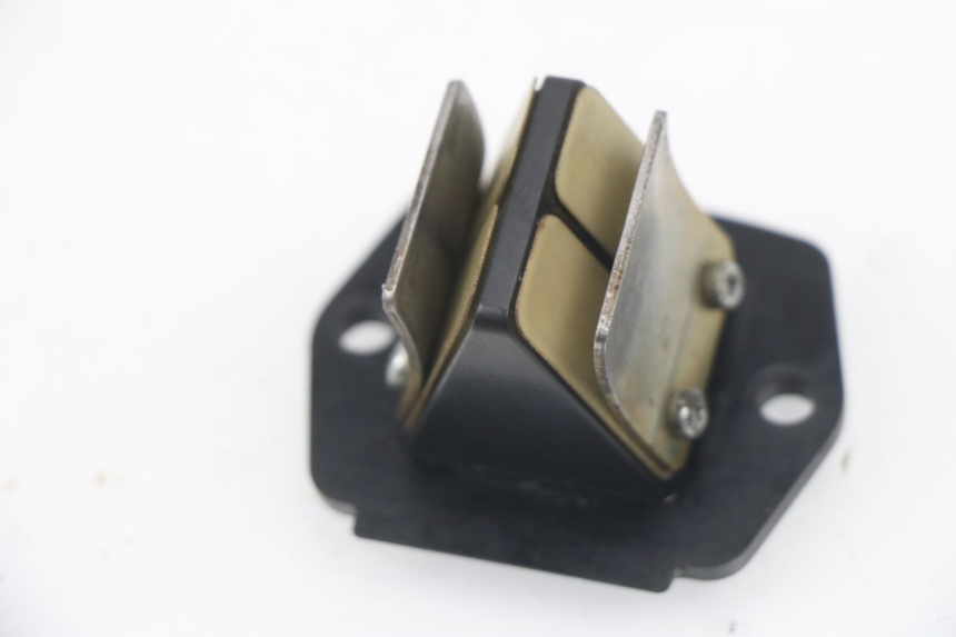 photo de BOITE A CLAPETS PIAGGIO VESPA LX 2T 50 (2005 - 2013) - Autre angle de vue