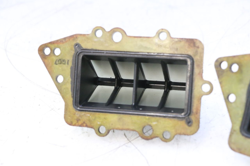 photo de BOITE A CLAPETS YAMAHA WAVE RUNNER GP R 1200 (2000 - 2003) - Zoom état d’usage