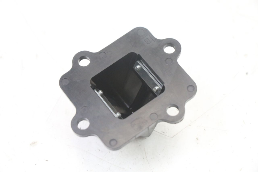 photo de BOITE A CLAPETS YAMAHA AEROX 50 (1997 - 2006) - Autre angle de vue