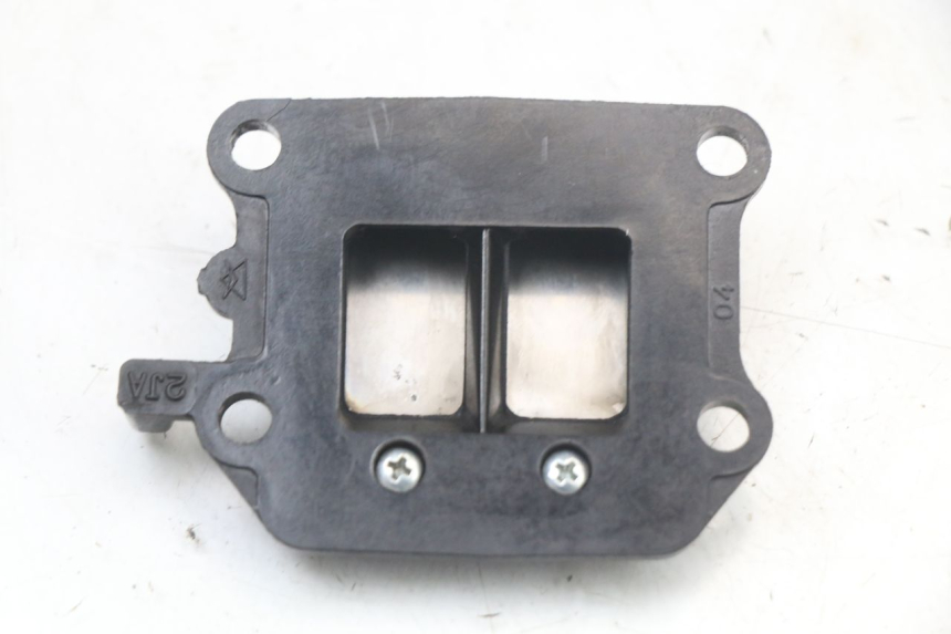 photo de BOITE A CLAPETS YAMAHA BW'S NG NEXT GENERATION 50 (1996 - 2003) - Gros plan technique