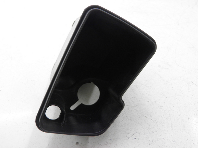 photo de BOITE A GANTS PIAGGIO XEVO - X EVO 125 (2007 - 2017) - Zoom état d’usage