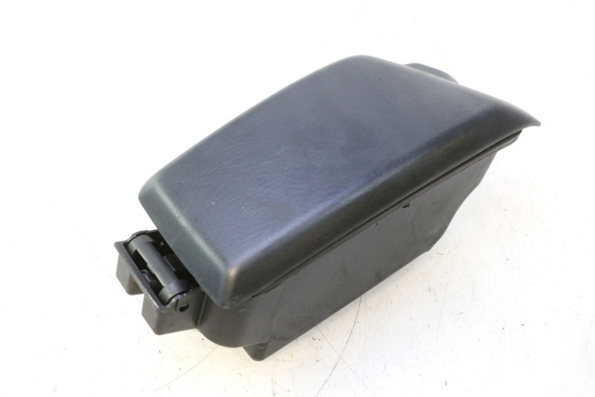 photo de BOITE A GANTS HONDA FJS SILVER WING SILVERWING 400 (2005 - 2008) - Détail de la pièce