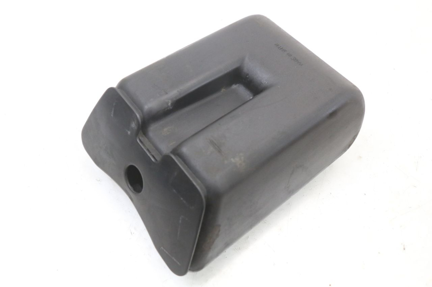 photo de BOITE A GANTS SUZUKI GSX E 250 (1982 - 1983) - Gros plan technique