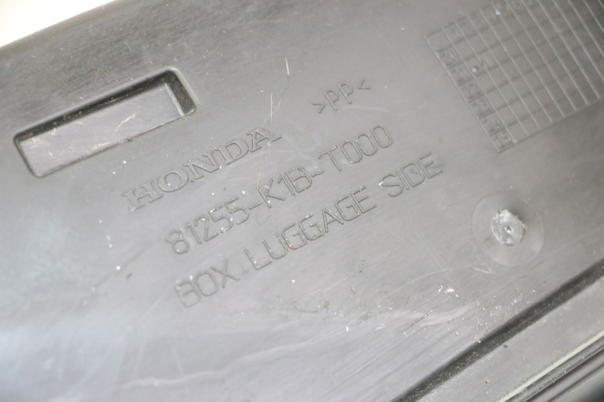 photo de BOITE A GANTS HONDA FORZA 125 (2021 - 2025) - Détail de la pièce