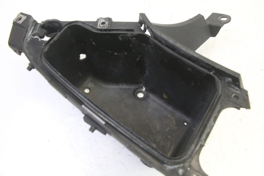 photo de BOITE A GANTS HONDA NTV DEAUVILLE 650 (2001 - 2006) - Gros plan technique