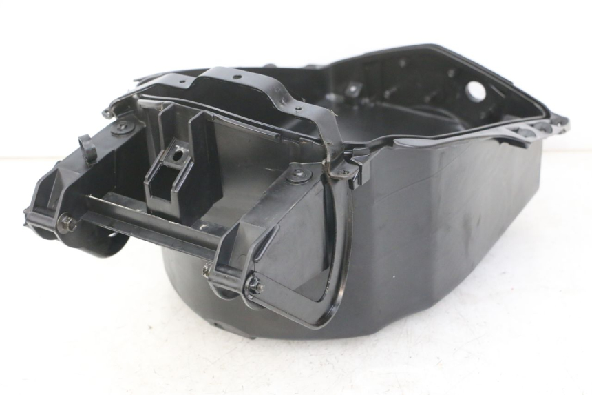 photo de BOITE A GANTS PEUGEOT VIVACITY 125 (2010 - 2017) - Gros plan technique