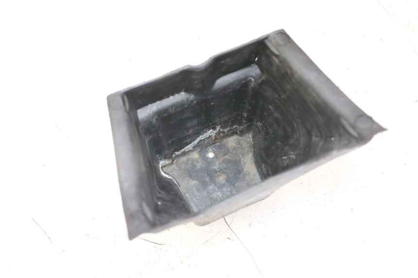 photo de BOITE A GANTS APRILIA RALLY AC 50 (1995 - 2004) - Détail de la pièce