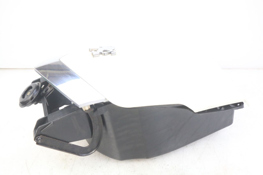 photo de BOITE A GANTS PEUGEOT VIVACITY NEW 4T 50 (2008 - 2017) - État de surface