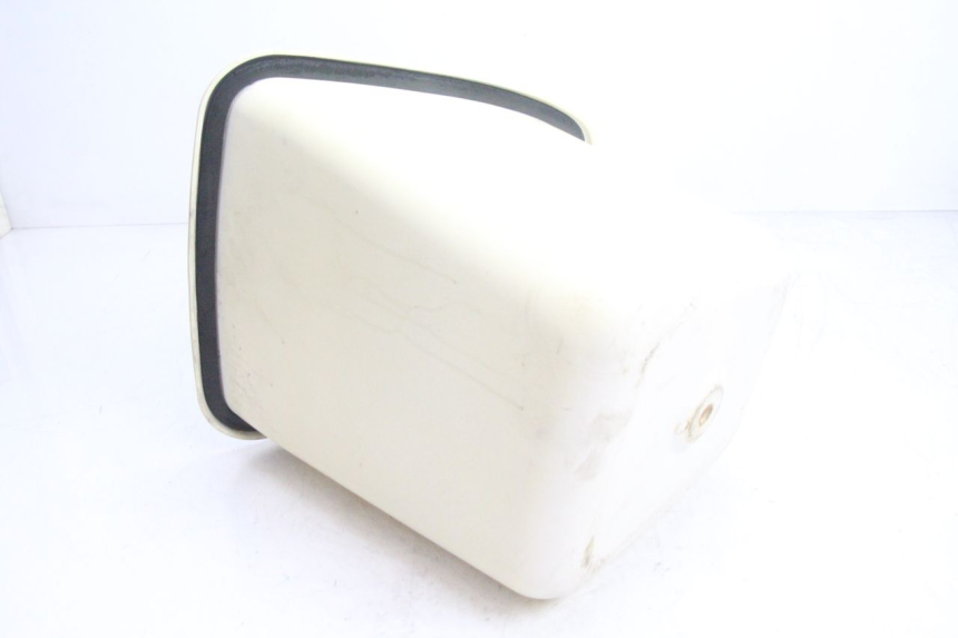photo de BOITE A GANTS YAMAHA WAVE RUNNER GP R 1200 (2000 - 2003) - Gros plan technique