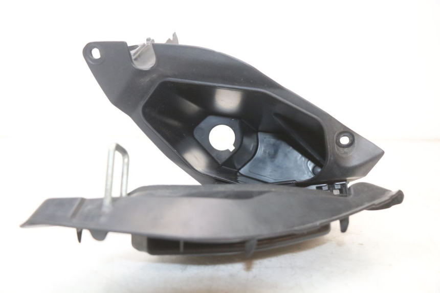 photo de BOITE A GANTS YAMAHA XMAX X-MAX ABS 125 (2017 - 2020) - Gros plan technique