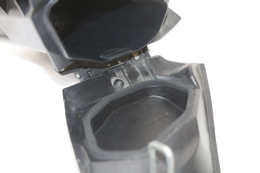 photo de BOITE A GANTS YAMAHA XMAX X-MAX ABS 125 (2017 - 2020) - Points de fixation