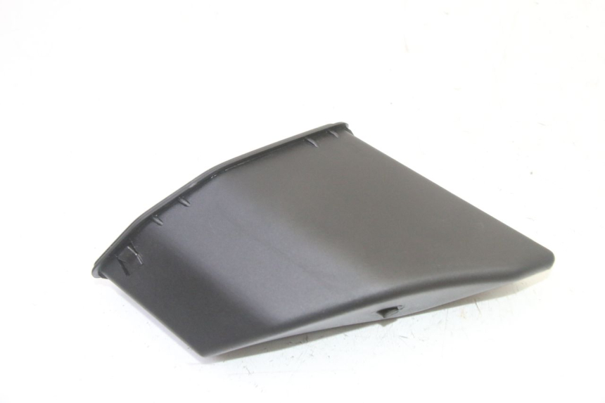 photo de BOITE A GANTS PIAGGIO X9 EVOLUTION 125 (2003 - 2007) - Gros plan technique