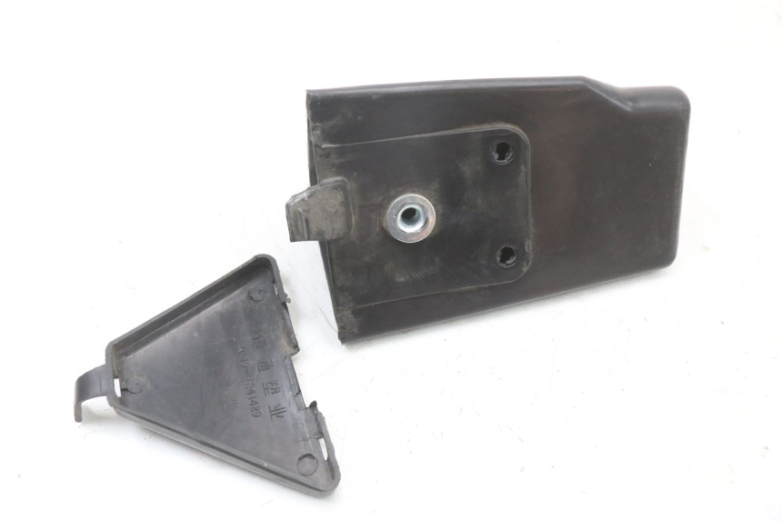 photo de BOITE A GANTS SYM XS 125 (2007 - 2016) - Gros plan technique