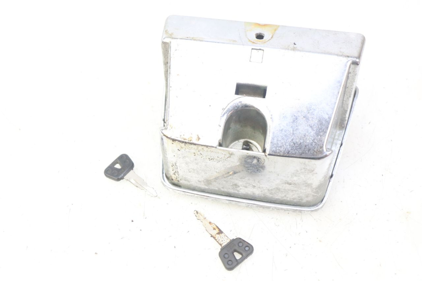 photo de BOITE A GANTS YAMAHA XV VIRAGO 750 (1984 - 1998) - Détail de la pièce