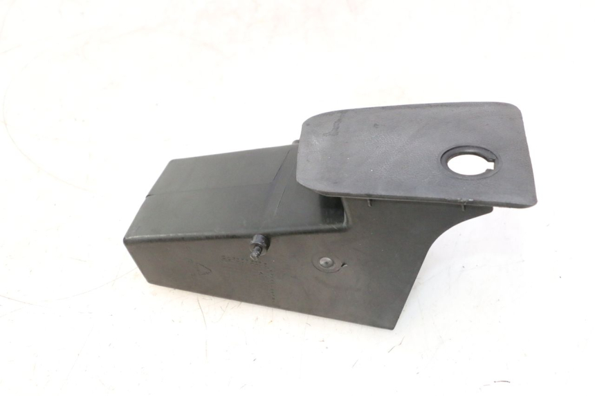 photo de BOITE A GANTS YAMAHA YP MAJESTY 125 (2002 - 2006) - Détail de la pièce
