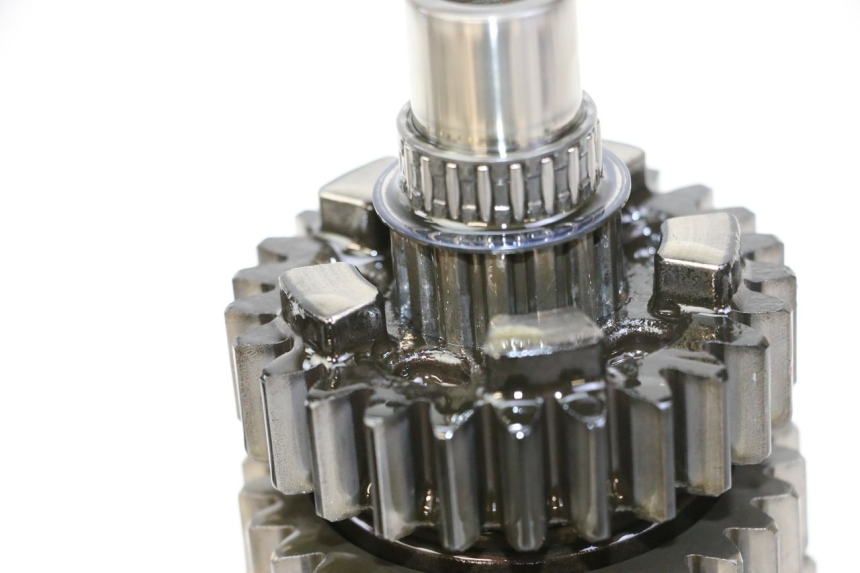 photo de BOITE DE VITESSE HONDA CBR RR FIREBLADE 900 (1992 - 1994) - Gros plan technique