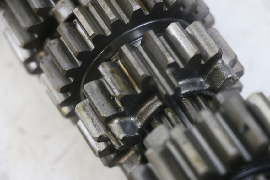 photo de BOITE DE VITESSE HONDA CBRF CBR-F PC41 600 (2011 - 2013) - Gros plan technique