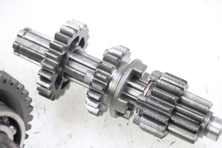 photo de BOITE DE VITESSE LONCIN DIRT BIKE 125 - Gros plan technique