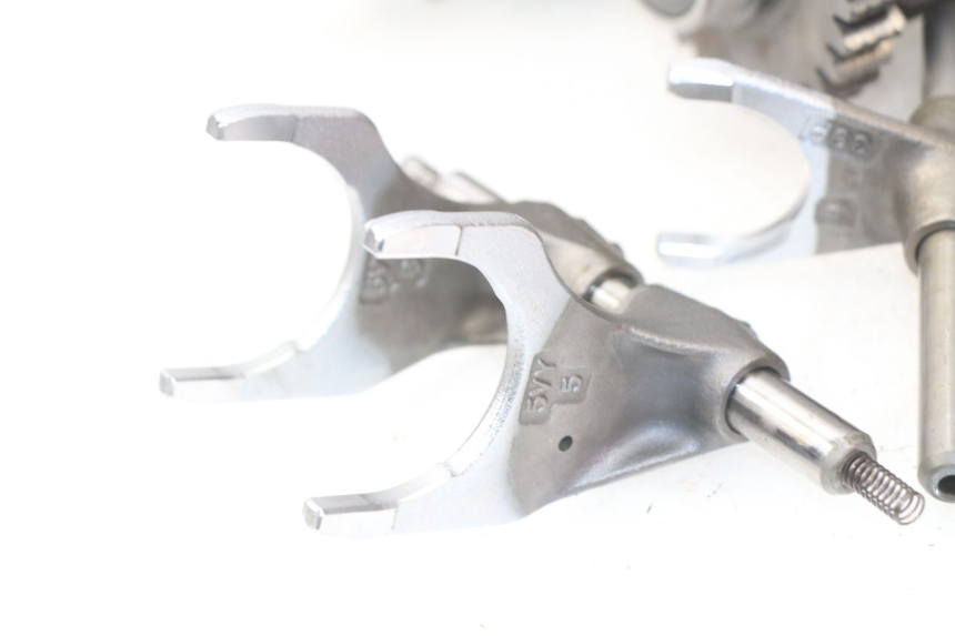 photo de BOITE DE VITESSE YAMAHA FZ8 800 (2010 - 2016) - Gros plan technique