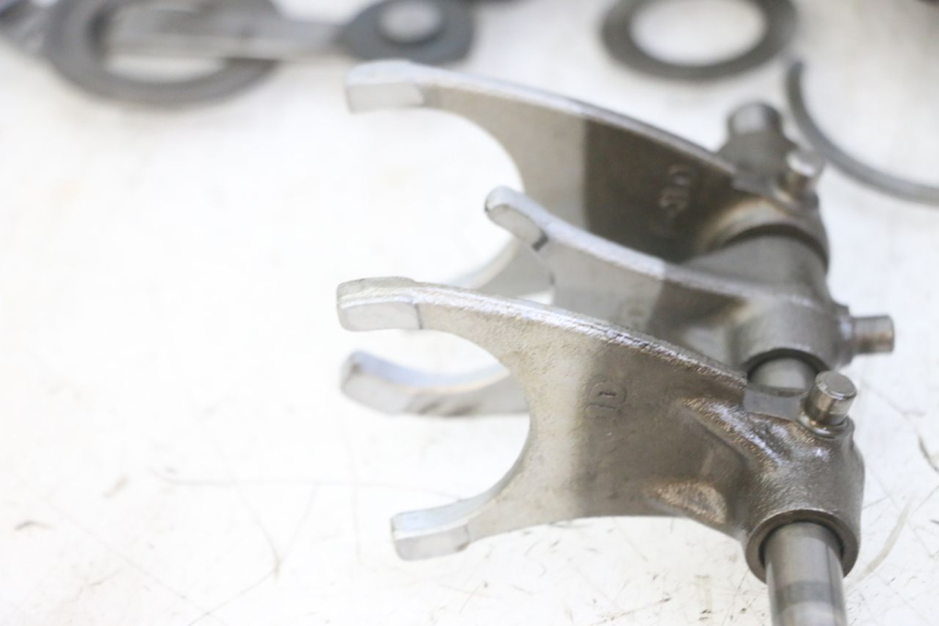 photo de BOITE DE VITESSE SUZUKI GS GSE 500 (2001 - 2003) - Angle alternatif