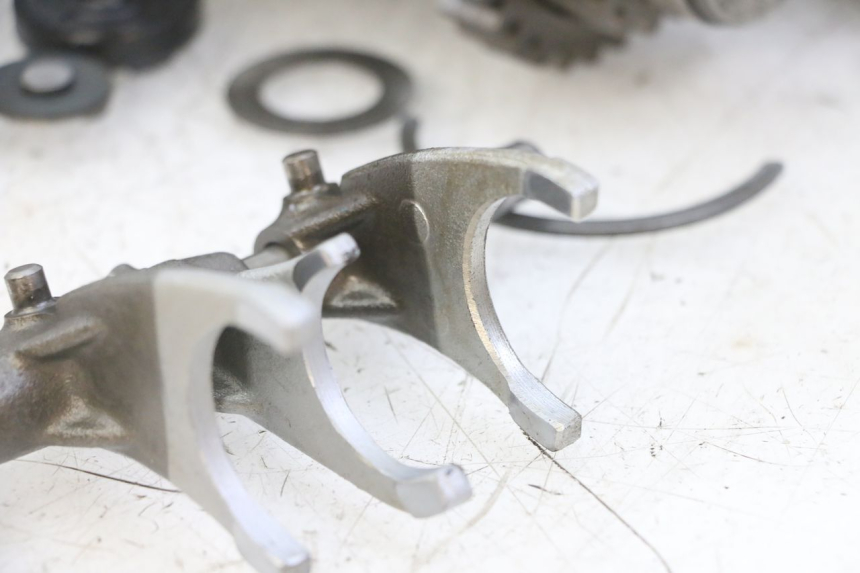 photo de BOITE DE VITESSE SUZUKI GS GSE 500 (2001 - 2003) - Zoom qualité