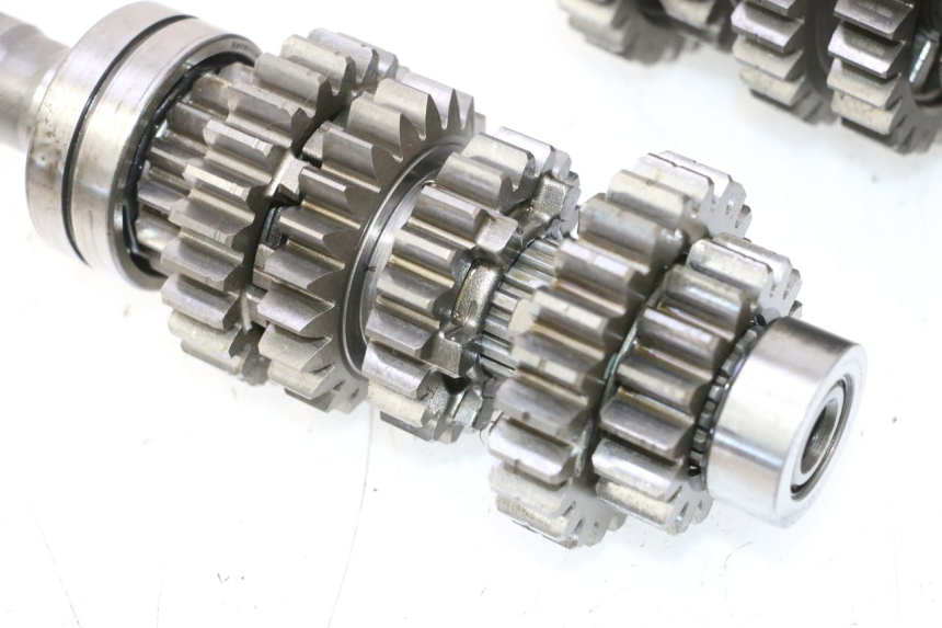 photo de BOITE DE VITESSE SUZUKI GSR 600 (2005 - 2012) - Points de fixation