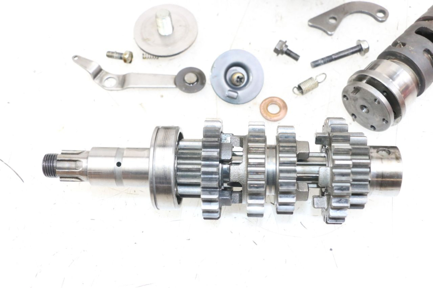 photo de BOITE DE VITESSE SUZUKI GSX E 250 (1982 - 1983) - Zoom qualité