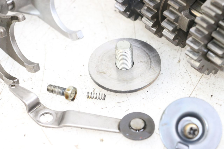 photo de BOITE DE VITESSE SUZUKI GSX E 250 (1982 - 1983) - Zoom état d’usage