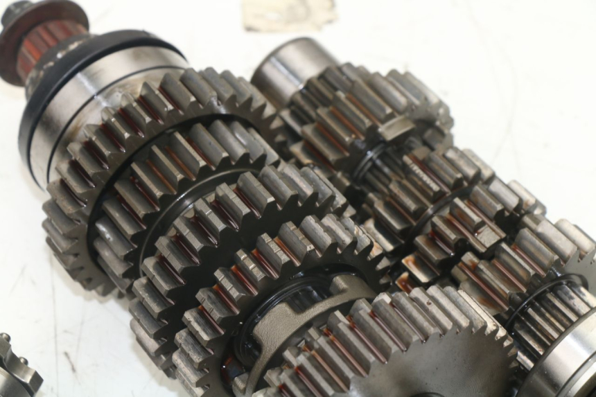 photo de BOITE DE VITESSE HONDA CBF N 600 (2004 - 2007) - Gros plan technique