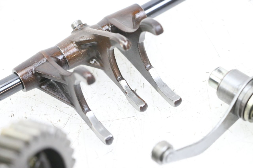 photo de BOITE DE VITESSE MOTO GUZZI NORGE 8V GT 1200 (2011 - 2016) - Autre angle de vue