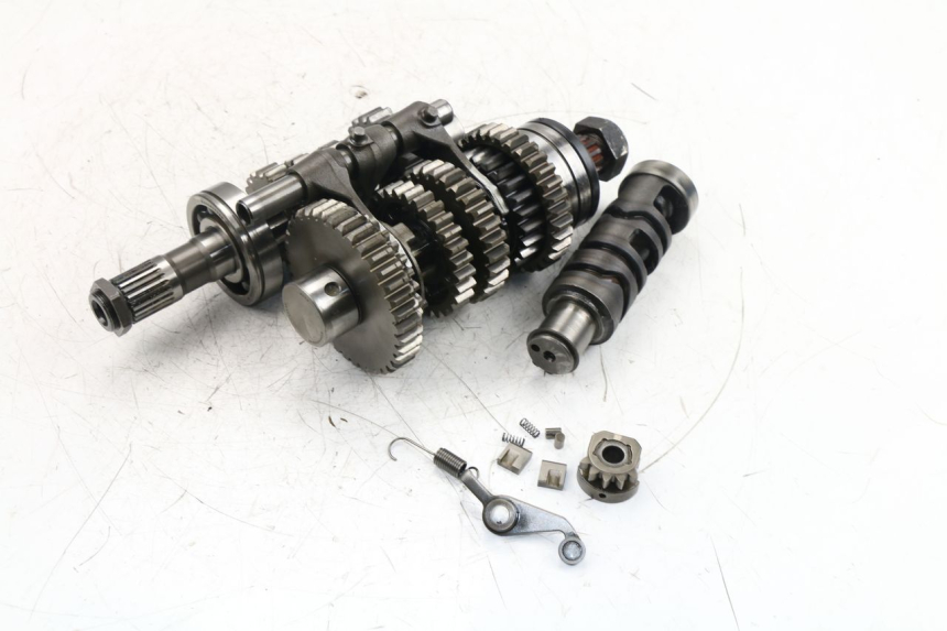 photo de BOITE DE VITESSE SUZUKI GSF N BANDIT 650 (2005 - 2006) - Autre angle de vue