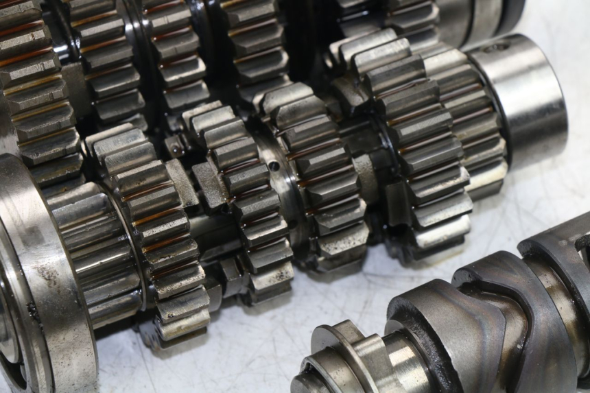 photo de BOITE DE VITESSE SUZUKI GSF S BANDIT ABS 650 (2005 - 2006) - Angle alternatif