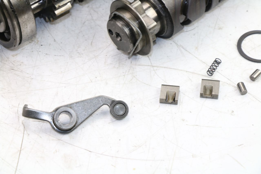 photo de BOITE DE VITESSE SUZUKI GSF S BANDIT ABS 650 (2005 - 2006) - Aperçu profil