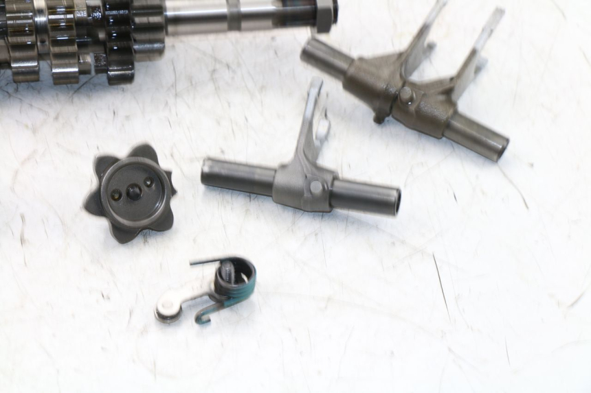 photo de BOITE DE VITESSE SUZUKI SFV GLADIUS 650 (2009 - 2015) - Autre angle de vue