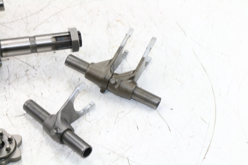 photo de BOITE DE VITESSE SUZUKI SFV GLADIUS 650 (2009 - 2015) - Vue d’ensemble