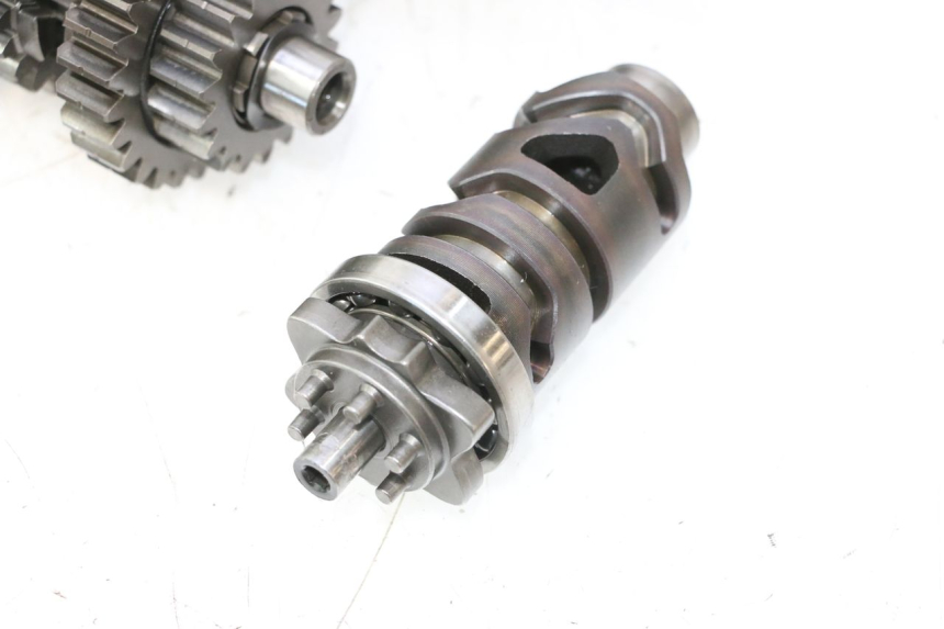 photo de BOITE DE VITESSE SUZUKI SV S 650 (2003 - 2009) - Gros plan technique