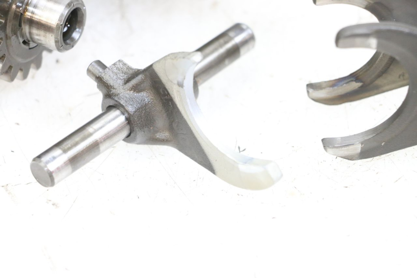 photo de BOITE DE VITESSE SUZUKI VL INTRUDER 125 (2004 - 2007) - Zoom état d’usage