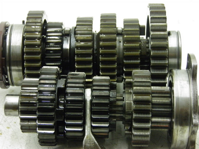 photo de BOITE DE VITESSE YAMAHA TDM 900 (2004 - 2006) - Autre angle de vue