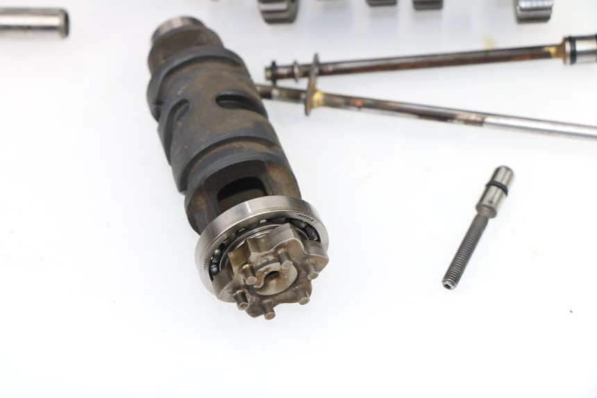 photo de BOITE DE VITESSE YAMAHA XJ6 ABS 600 (2008 - 2016) - Points de fixation