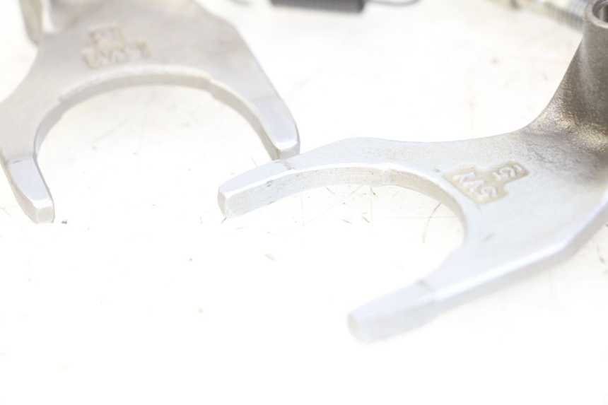 photo de BOITE DE VITESSE YAMAHA YZF R1 1000 (2007 - 2008) - Inspection visuelle